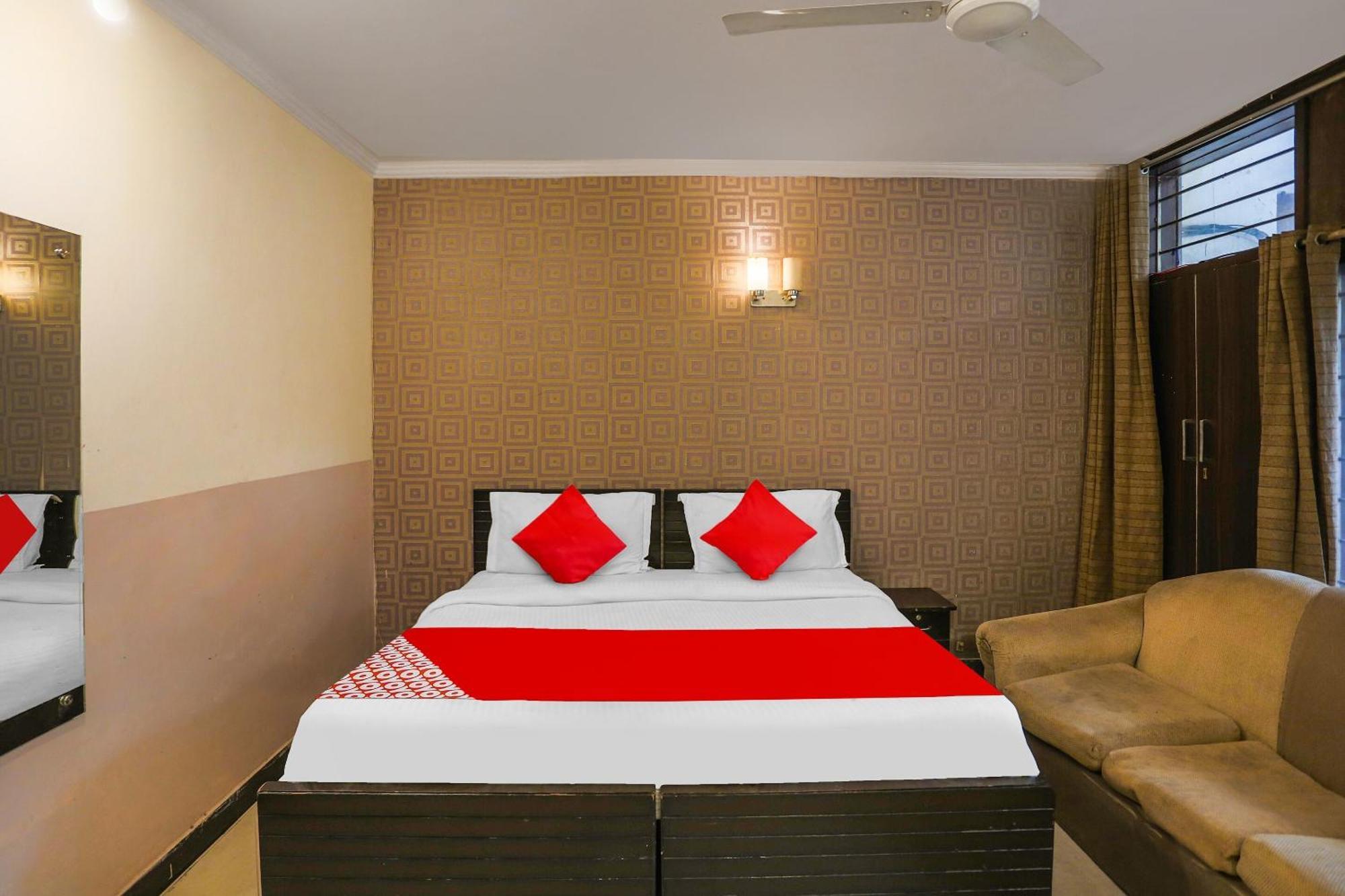 Hotel O Royal Galaxy New Delhi Eksteriør bilde